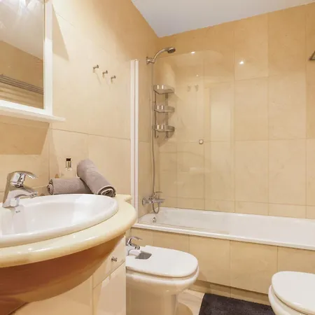 Luxury And First Line Apartament